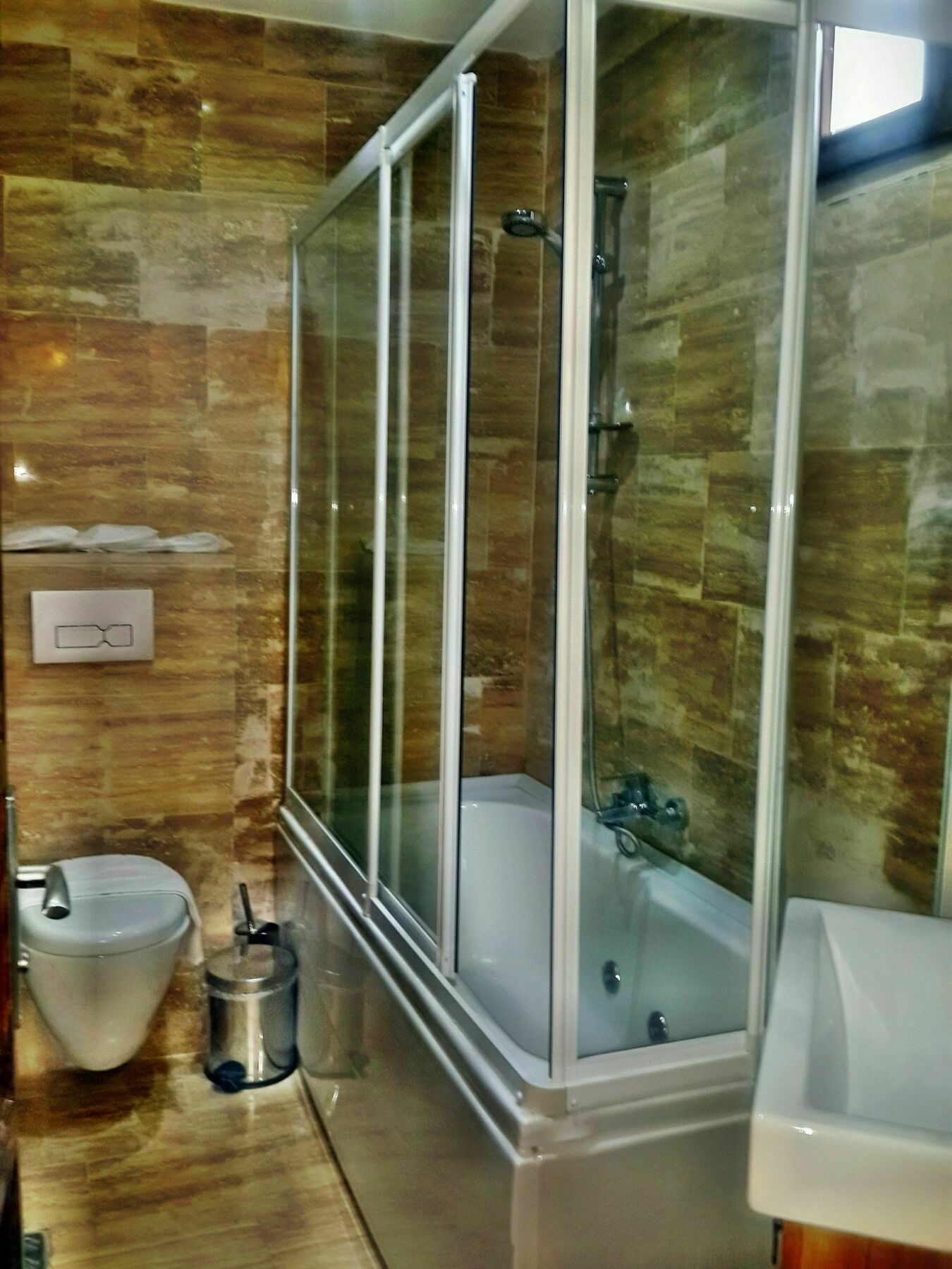 Chambre Triple de Luxe avec Baignoire